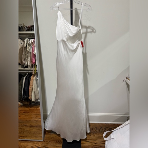 Ieena for MacDuggal One Shoulder Double Strap Satin Gown NWT Size 6 - Picture 5 of 13